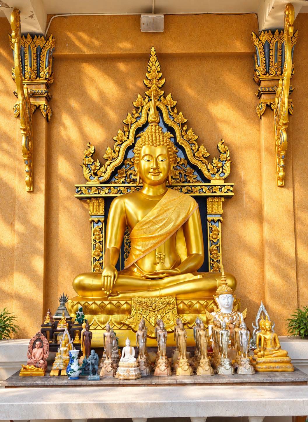 Khao Hua Jook Pagoda Koh Samui-1 If you would like to visit Khao Hua Jook Pagoda without worrying about driving on the hill road, mySamuiTaxi.com can arrange a private taxi to take you there from your hotel, resort, airport or another location on Koh Samui. A private taxi is a convenient way to combine Khao Hua Jook with other popular attractions such as Big Buddha, Wat Plai Laem, Lad Koh Viewpoint or Fisherman's Village. You can also enjoy the flexibility of a private sightseeing trip and let your experienced local driver take care of the driving while you enjoy the views and attractions of Koh Samui.