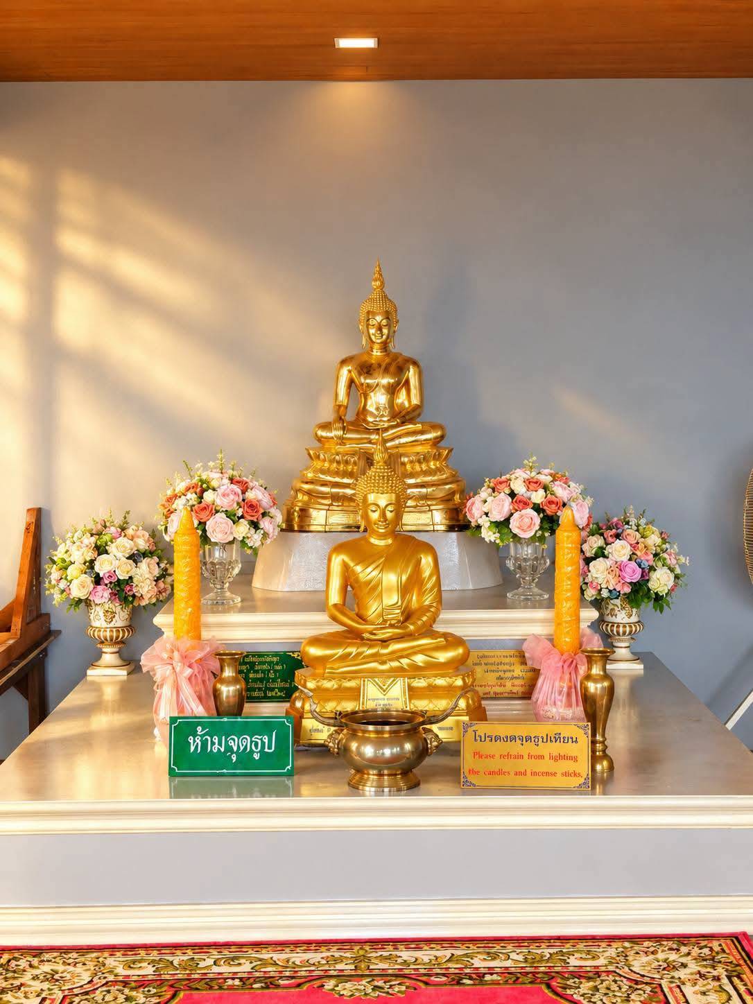 Khao Hua Jook Pagoda Koh Samui-2 There is generally no fixed entrance fee, although a small donation may be requested. Some recent travel sources report small charges of around 20–50 THB per person, so visitors should carry some Thai baht in cash and check the current arrangement when they arrive. As the temple is an active religious site, entrance arrangements and donation practices can change.