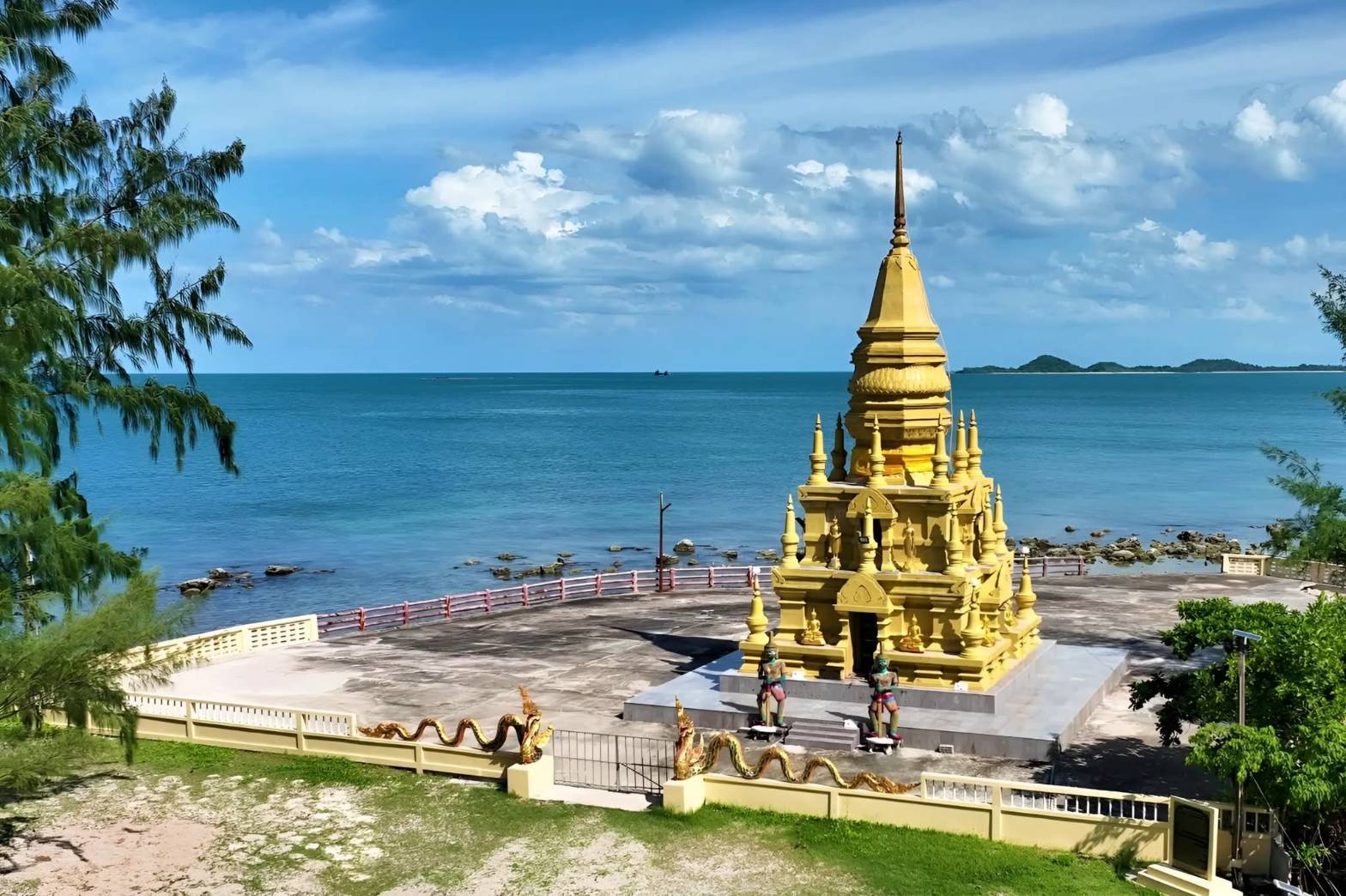 Laem Sor Pagoda Koh Samui – A Historic Buddhist Landmark by the Sea