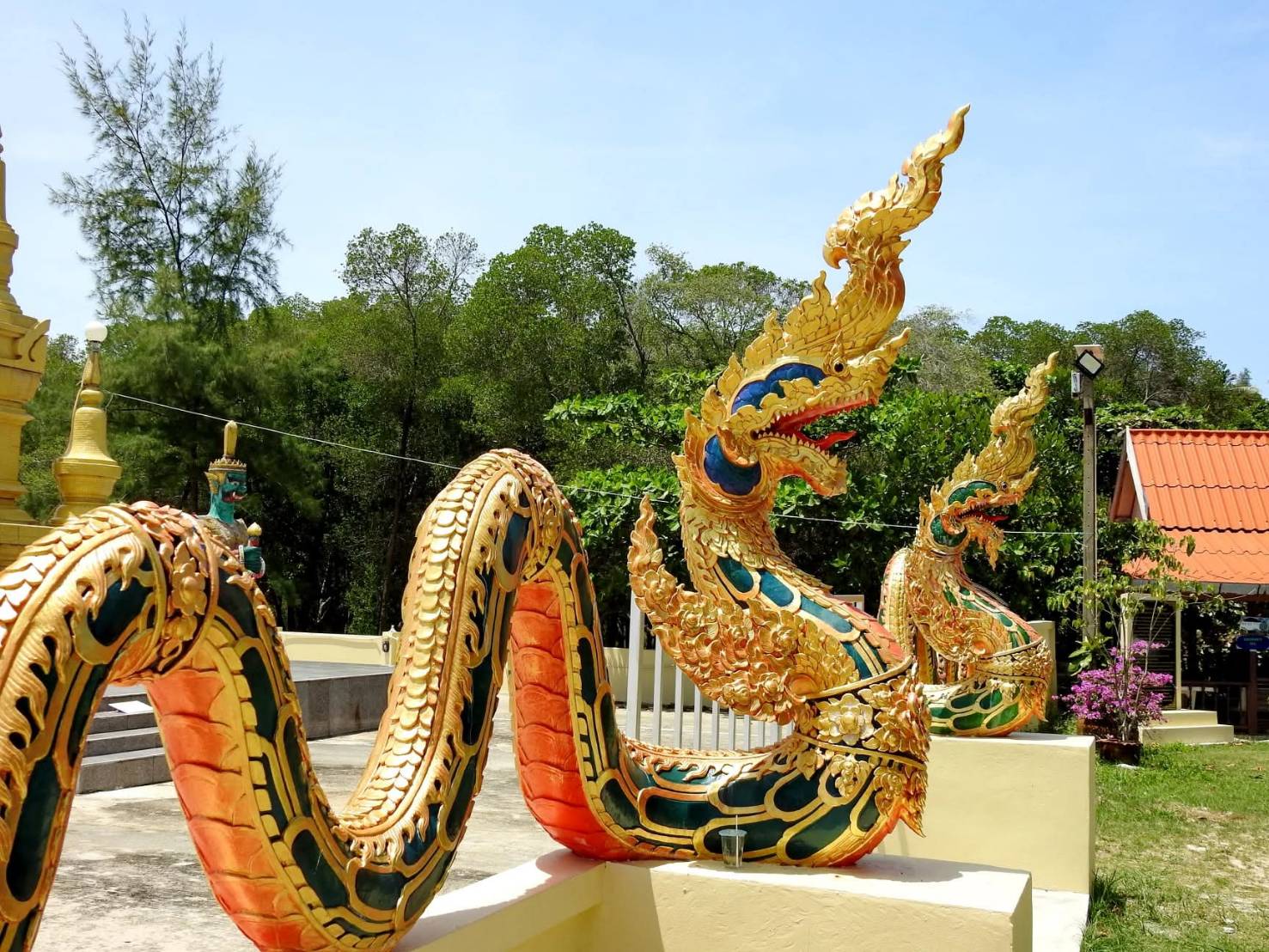 Laem Sor Pagoda Koh Samui – A Historic Buddhist Landmark by the Sea