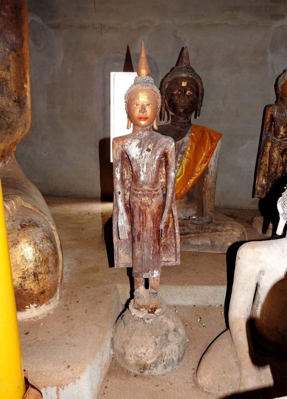 Wat Samret Koh Saamui - historic Buddha image hall