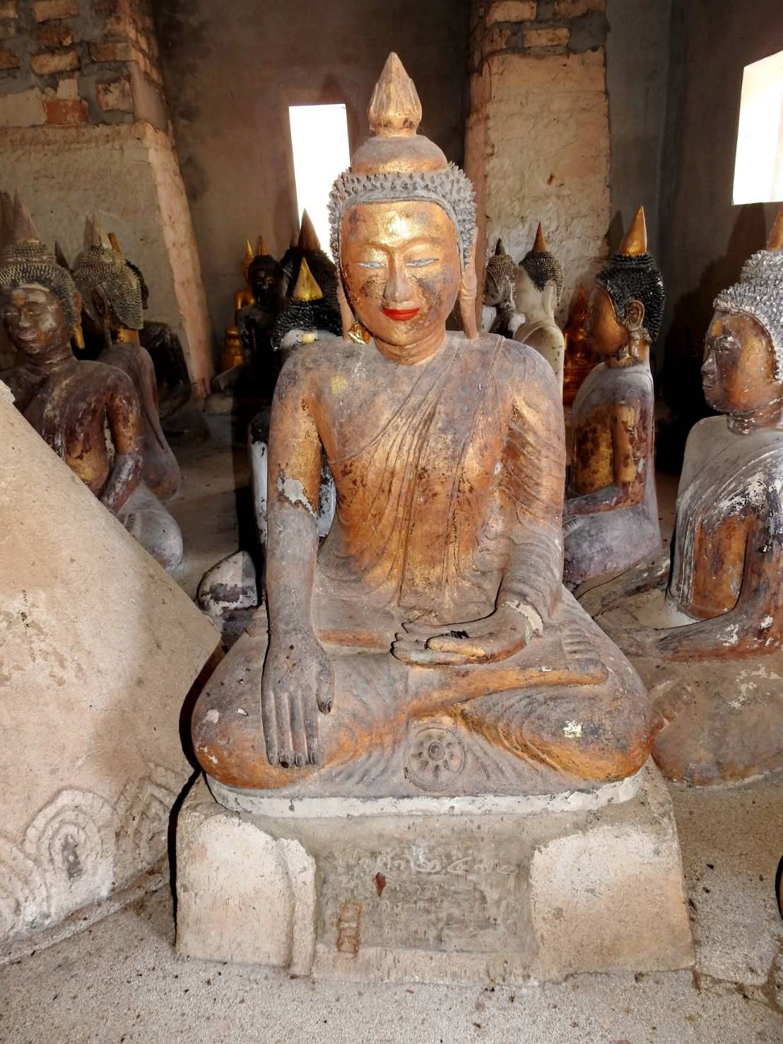 Wat Samret Koh Saamui - historic Buddha image hall